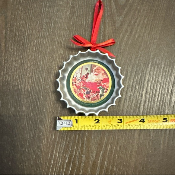SOLD - Vintage 1991 Santa Claus Coca Cola Lid Ornament Christmas‎ Decoration - Picture 6 of 6